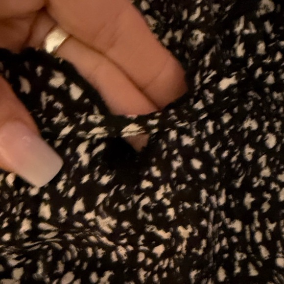 Universal Thread Black and White Patterned Blouse - Picture 4 of 5